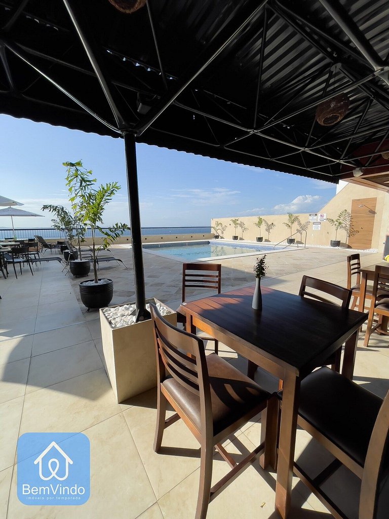 Apartamento completo com píer e acesso ao mar