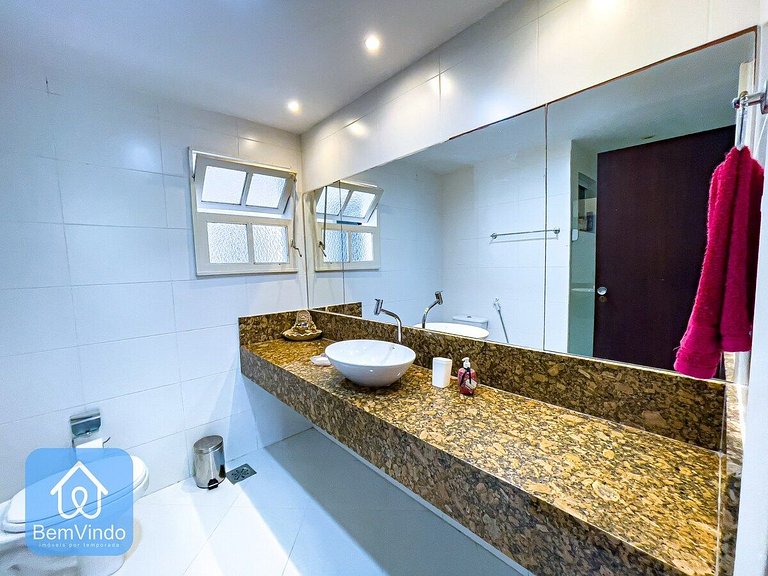 Apartamento completo em frente ao Farol da Barra