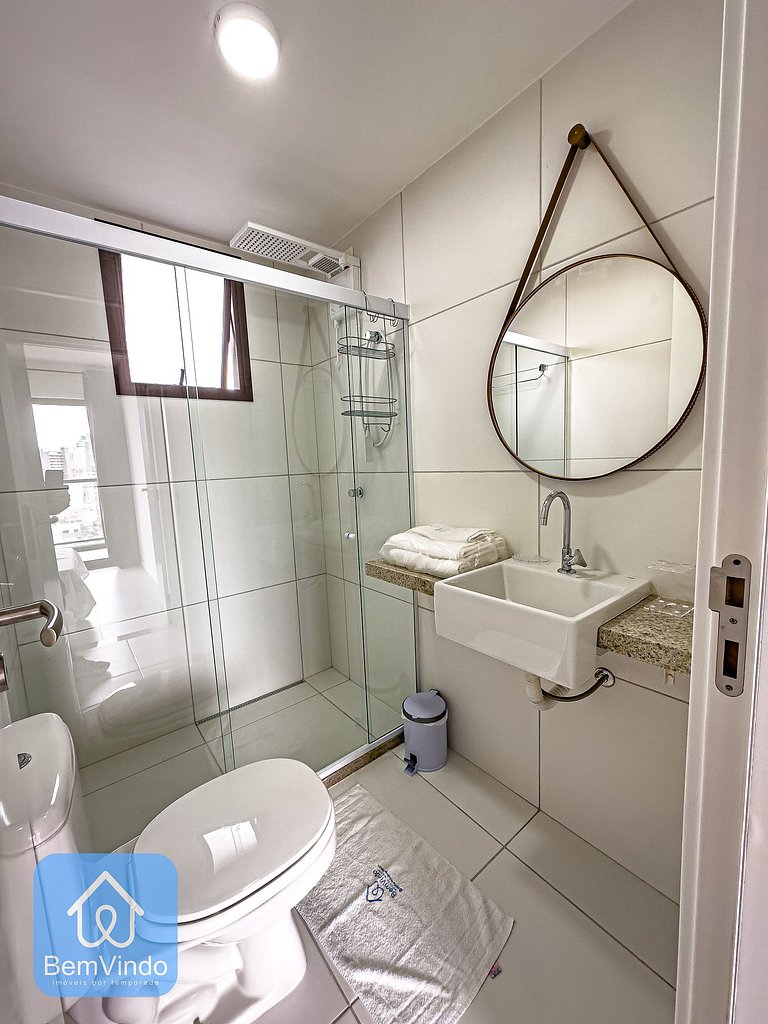 Apartamento com linda vista mar no NAU