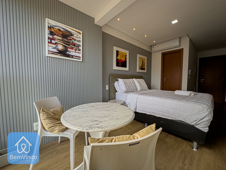 Studio Finamente Decorado no Barra Premium