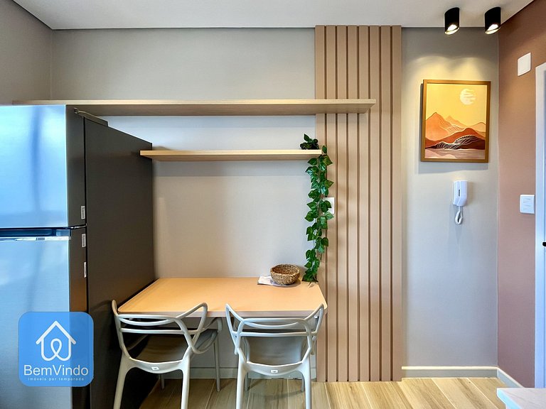 Refúgio Perfeito: Apartamento Equipado Vista Mar